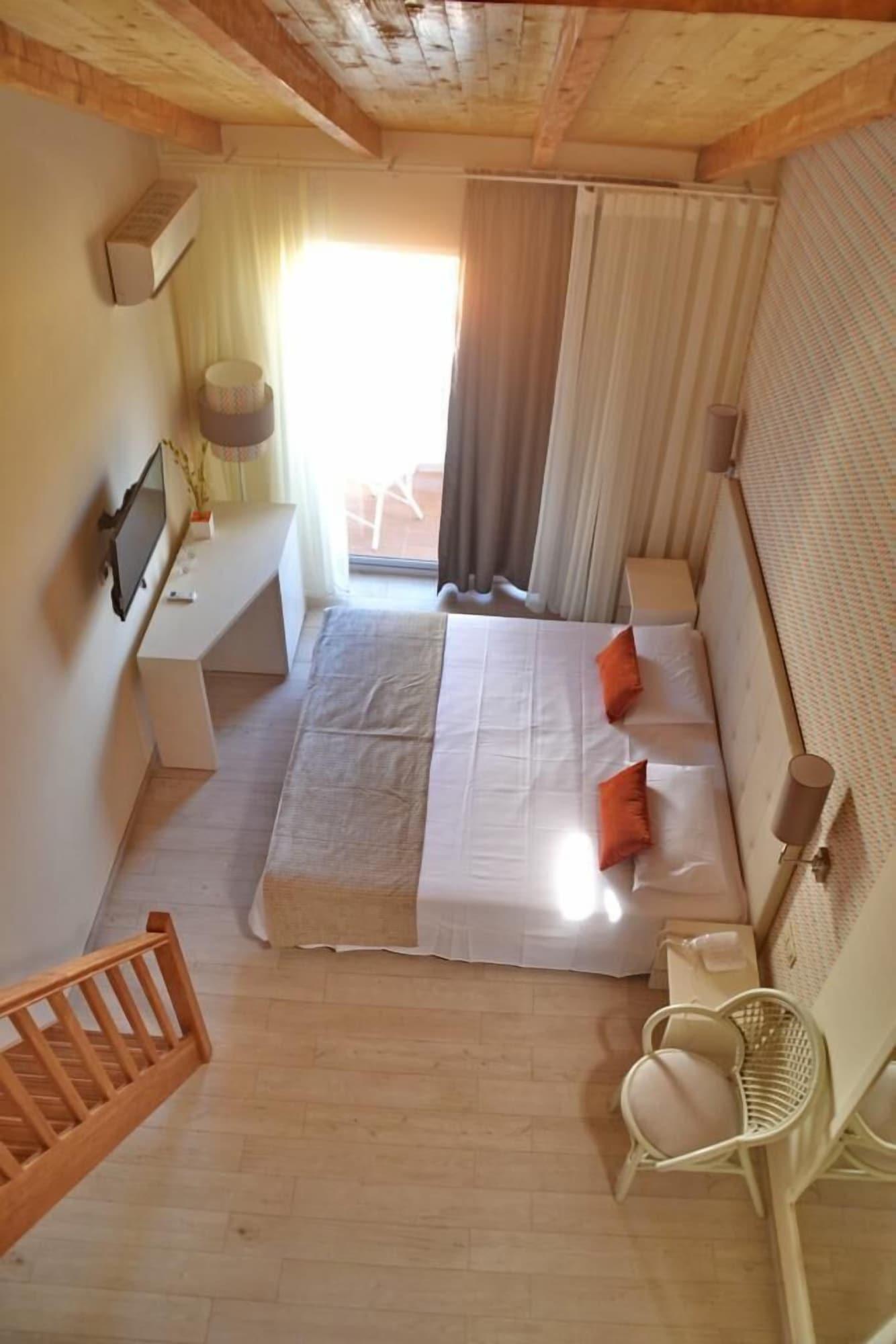 Ouril Hotel Julia Santa Maria Ngoại thất bức ảnh